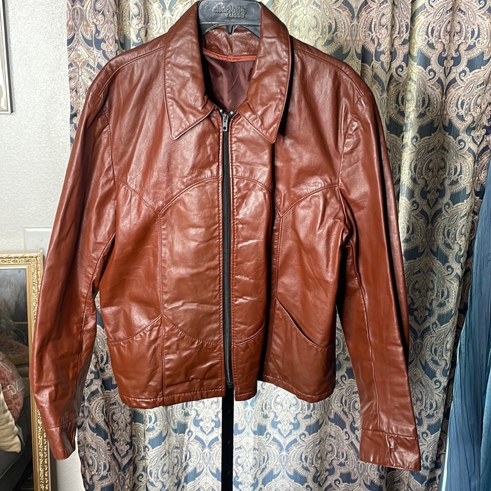Vintage true leather R. Sherman jacket. She is beautiful party jacket .